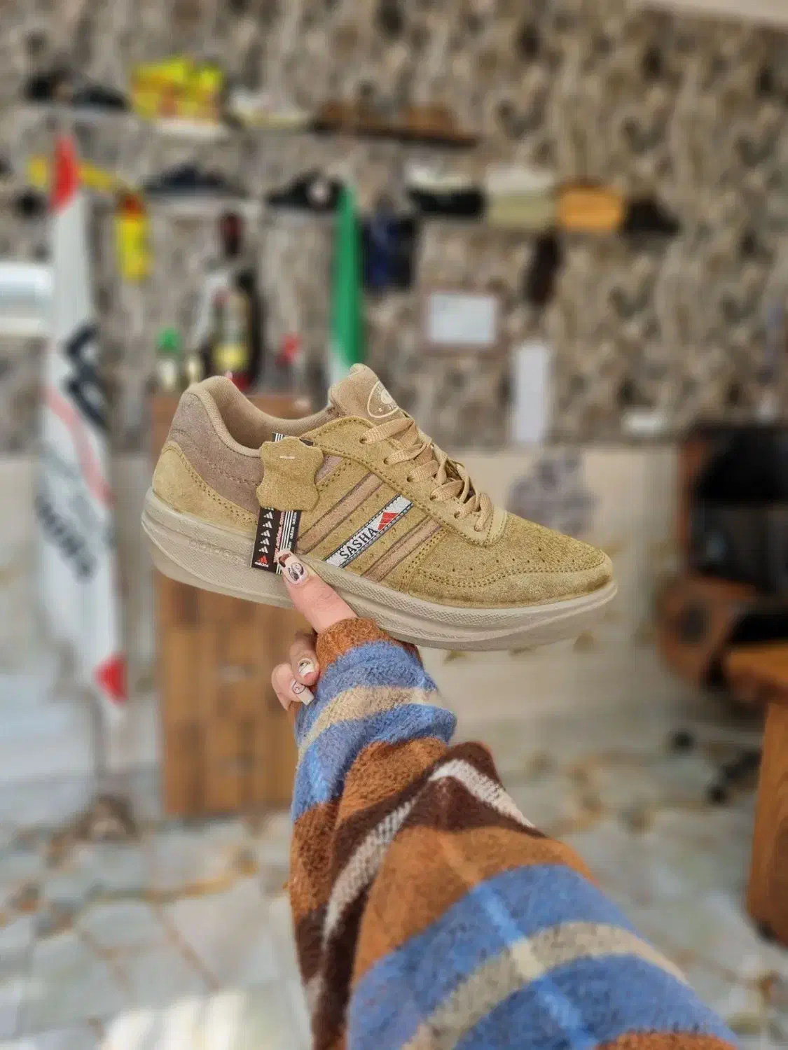 کفش کار|کیف، کفش، کمربند|جلفا, |دیوار