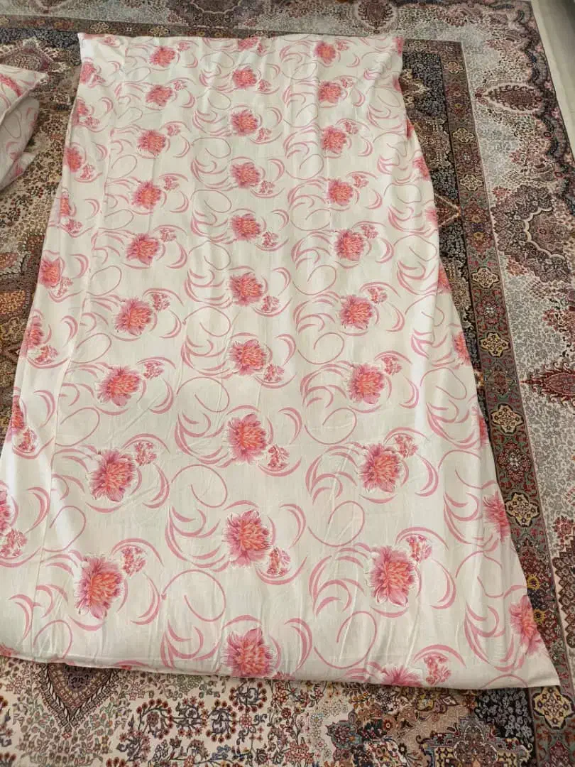 لحاف و تشک پشمی|رختخواب، بالش، پتو|رشت, فلسطین|دیوار