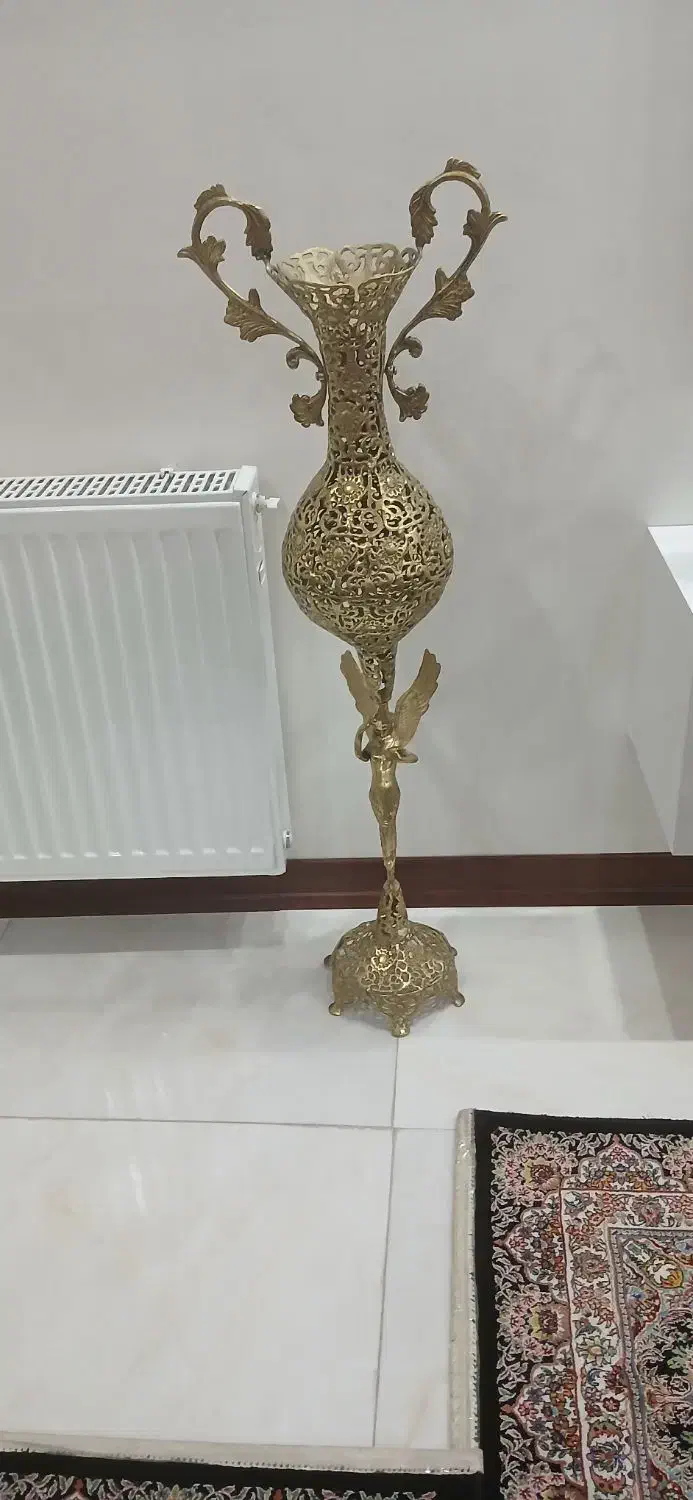 گلدون برنزی|کلکسیون اشیاء عتیقه|تهران, مختاری|دیوار