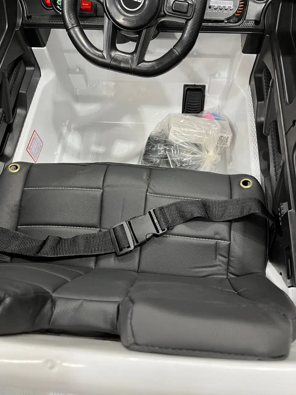 ماشین شارژی جیپ دونفره|اسباببازی|قم, کیوانفر|دیوار