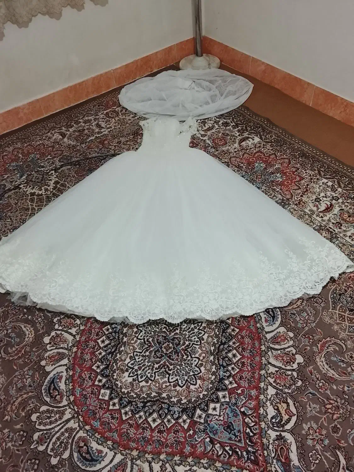 لباس عروس|لباس|دورود, |دیوار