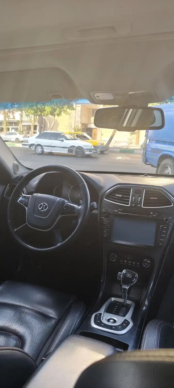 بایک سنوا|خودرو سواری و وانت|فردیس, منظریه|دیوار