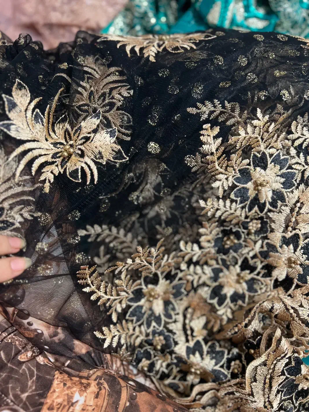 پارچه مجلسی|لباس|رامسر, |دیوار