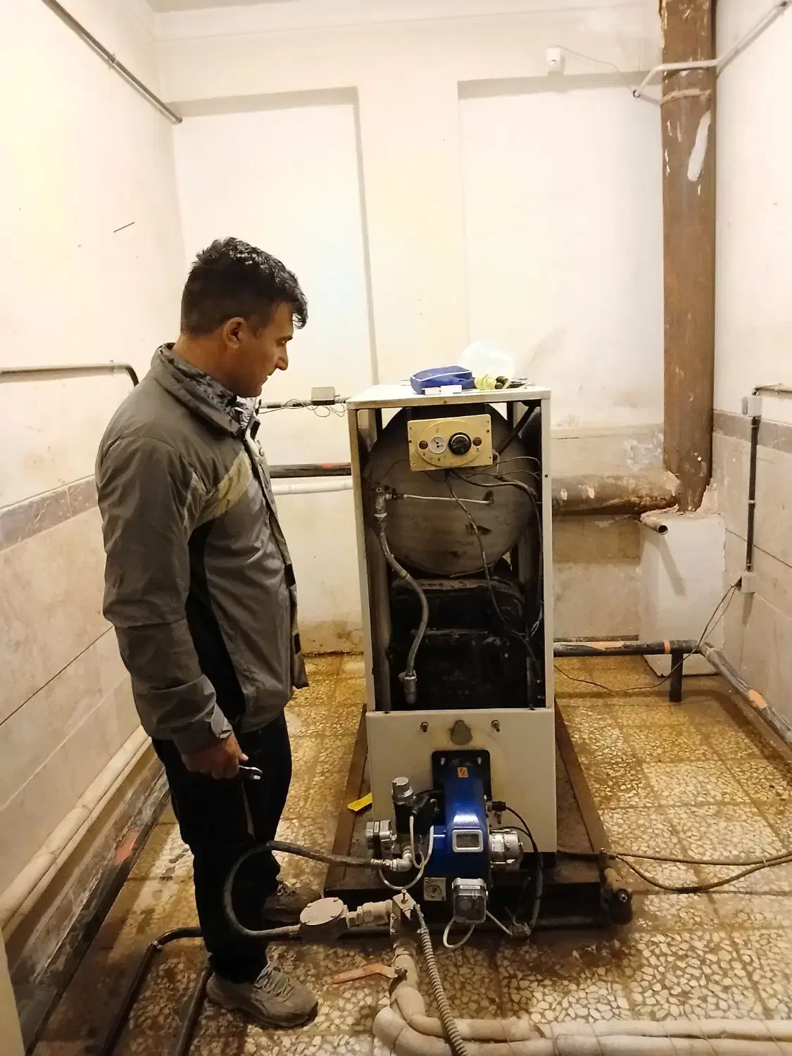 تعمیرات شوفاژخانه پکیج آبگرم کن|خدمات پیشه و مهارت|کرمانشاه, |دیوار