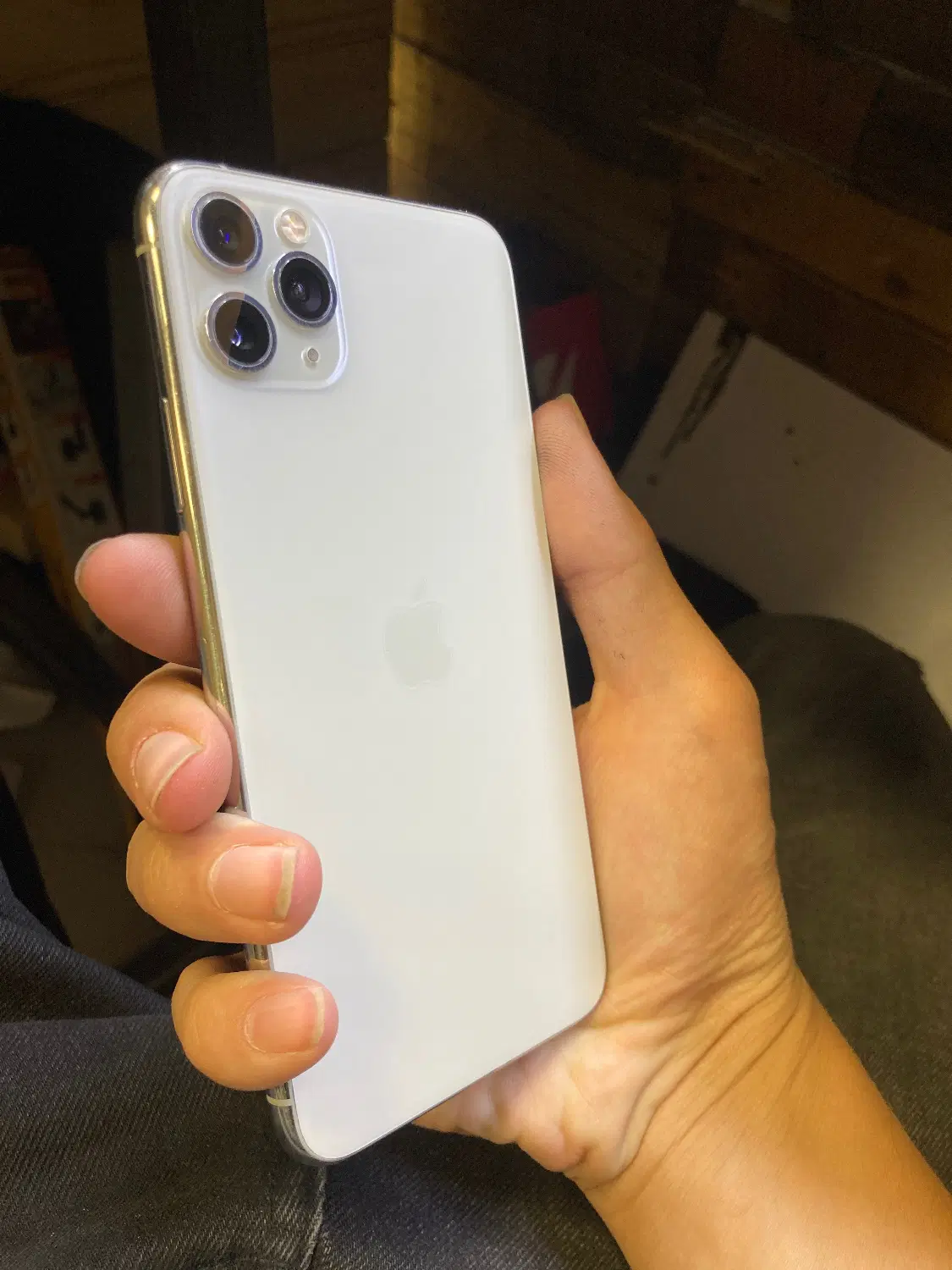 iPhone 11 pro max|موبایل|رباط‌کریم, رباط‌کریم|دیوار