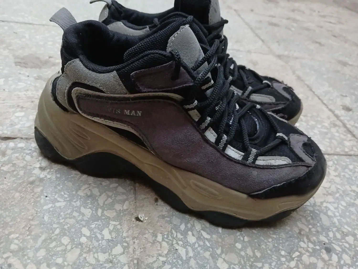 کتونی|کفش و لباس بچه|قم, نوقطار|دیوار