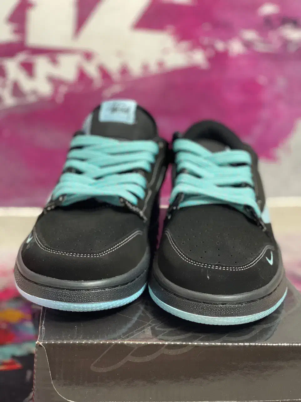 نایک|کیف، کفش، کمربند|هشتگرد, هشتگرد قدیم|دیوار