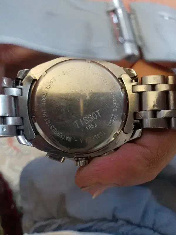 ساعت تیسوت|ساعت|رباط‌کریم, مسکن مهر آبشناسان|دیوار