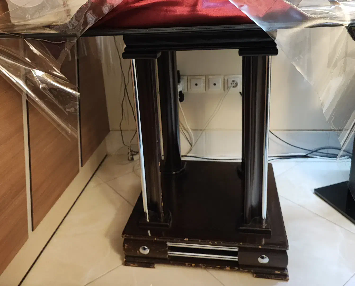 میز|میز و صندلی غذاخوری|اصفهان, شیخ اشراق|دیوار