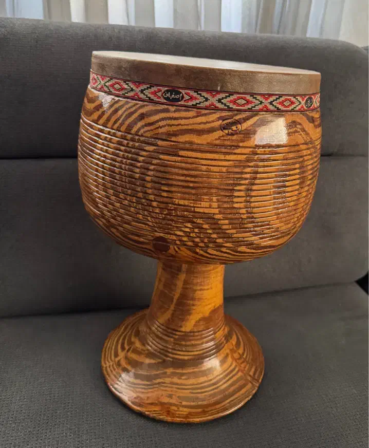 تنبک شیرانی دو مهر ER|سازهای سنتی|شیراز, میدان قائم|دیوار