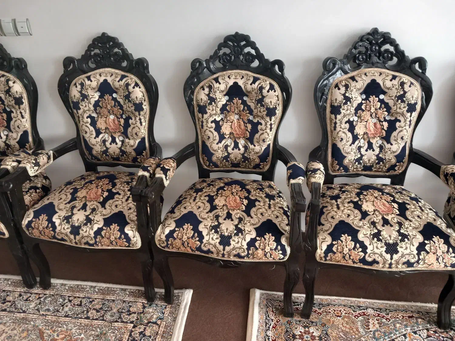 مبل سلطنتی ۹ نفره|مبلمان خانگی و میز عسلی|سلماس, |دیوار