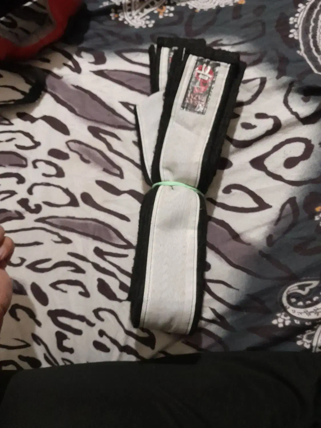 لباس کمفو دست کش ساق پا کمر بند یوگو کامل در حد نو|لباس|قم, شهرک مهدیه|دیوار