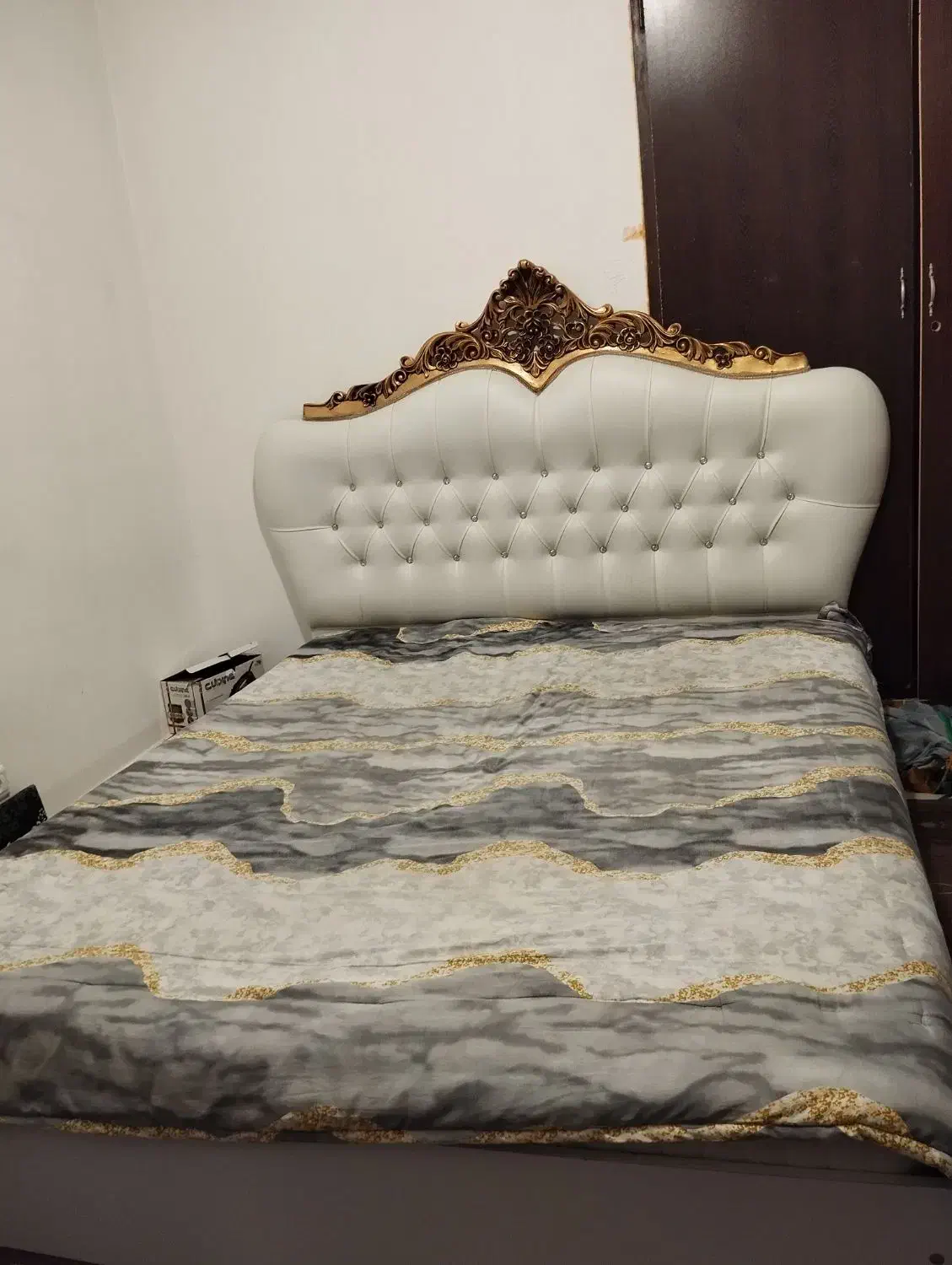 تخت دونفره باتشک|تخت و سرویس خواب|ساوه, |دیوار