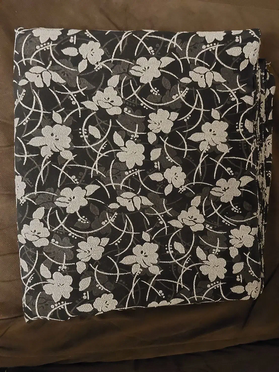 پارچه چادر مجلسی زنانه قواره طول۵ متر عرض۱۱۵ سا|لباس|ارومیه, |دیوار