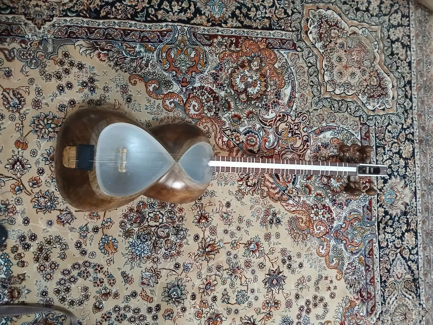 تار ایرانی|سازهای سنتی|رشت, خرسندی|دیوار