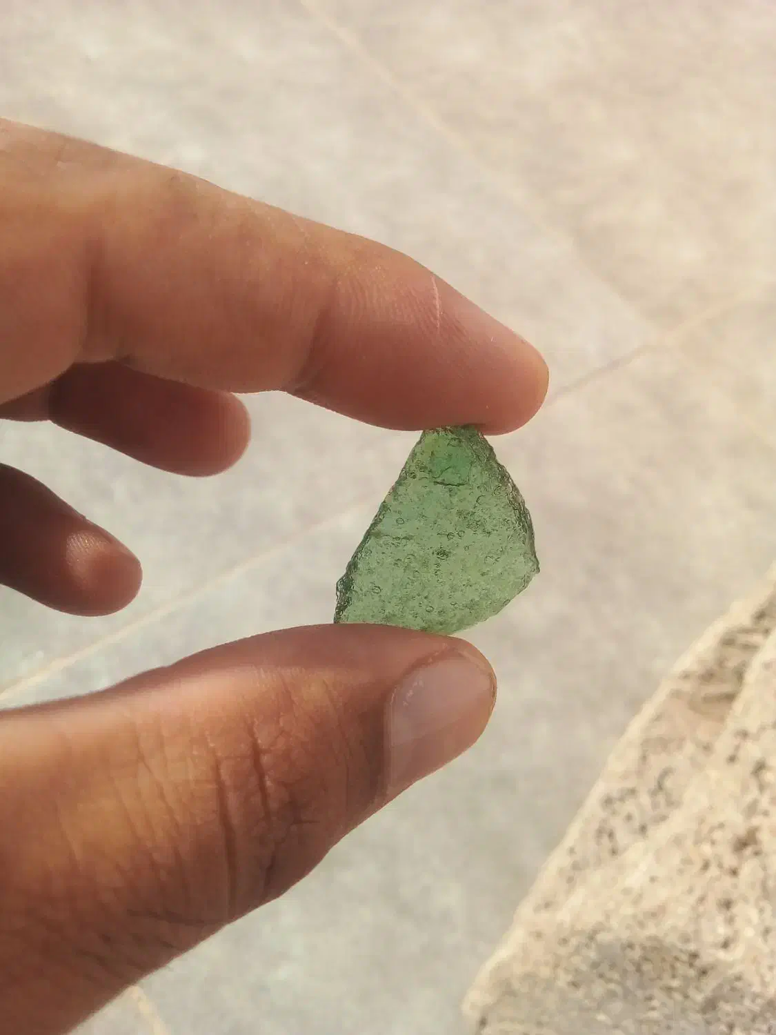 مولداویت|جواهرات|شادگان, |دیوار