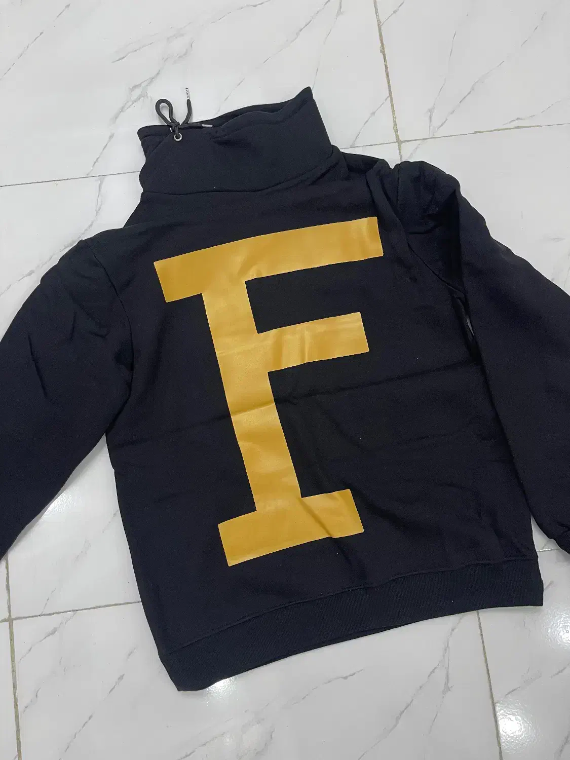 هودی اسپرت|لباس|رشت, فخب|دیوار