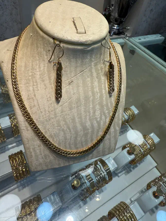 زنجیر کارتیر|جواهرات|تربت‌حیدریه, شهید قرنی|دیوار