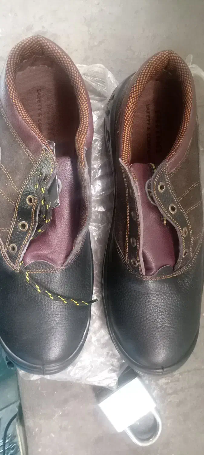 کفش کار کارگاهی|کیف، کفش، کمربند|یزد, |دیوار