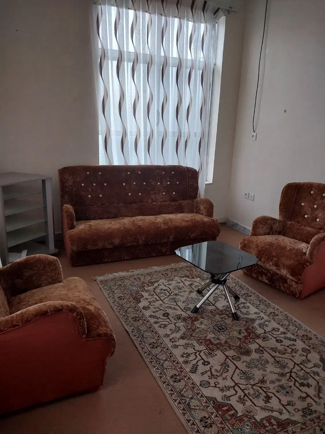 مبل راحتی|مبلمان خانگی و میز عسلی|چمستان, |دیوار