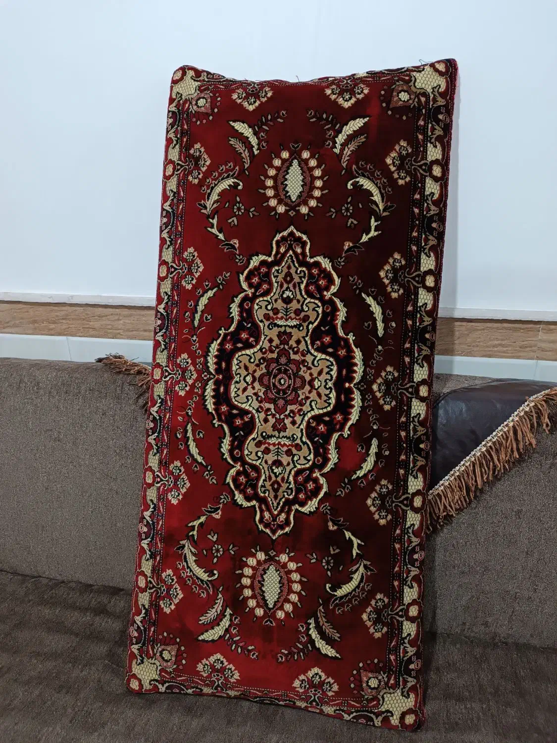 یک جفت پشتی بزرگ|پشتی|سلماس, |دیوار