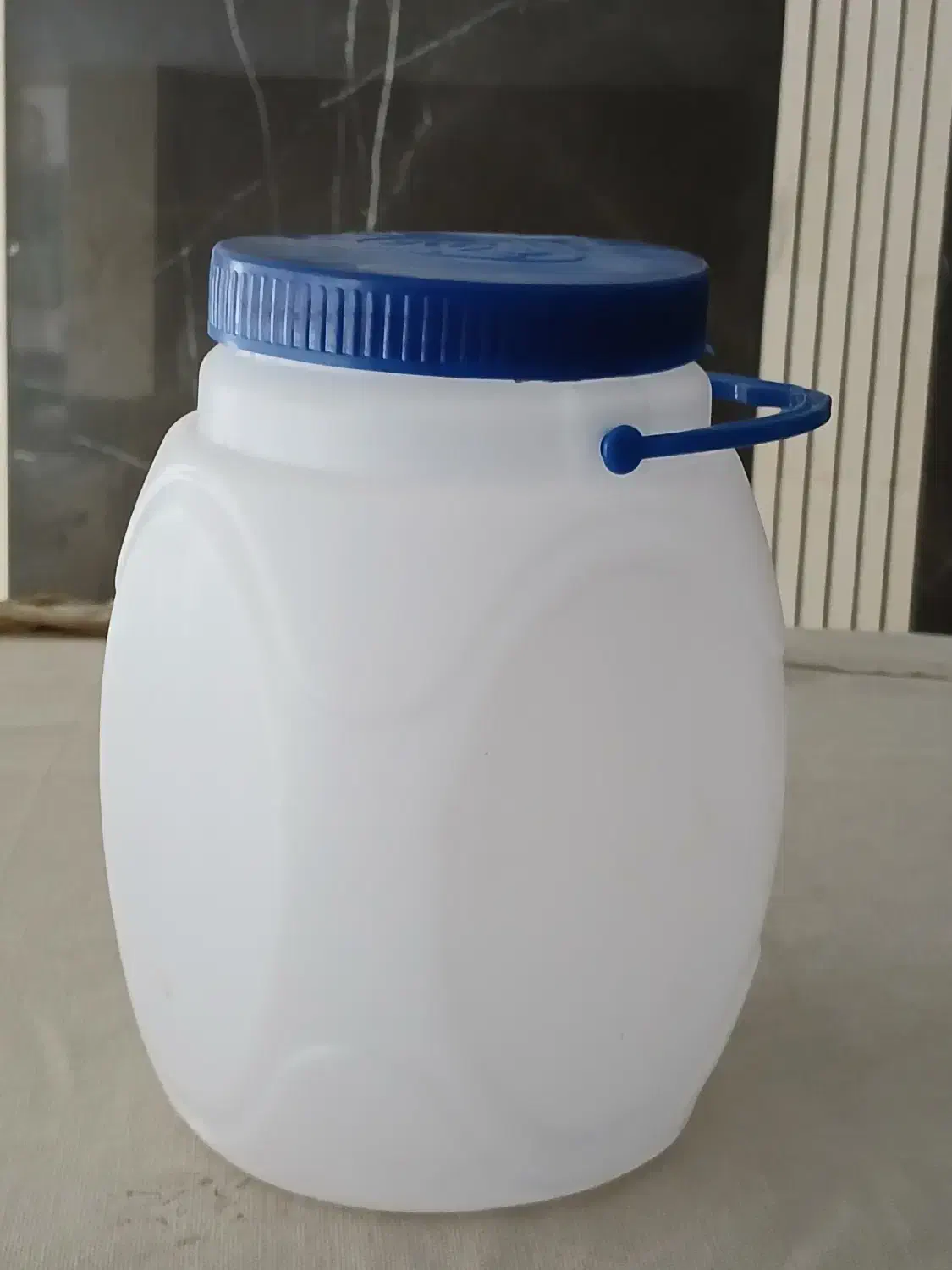 دبه ۲ کیلوئی|ظروف نگهدارنده، پلاستیکی، یک‌بارمصرف|اصفهان, باغ دریاچه|دیوار