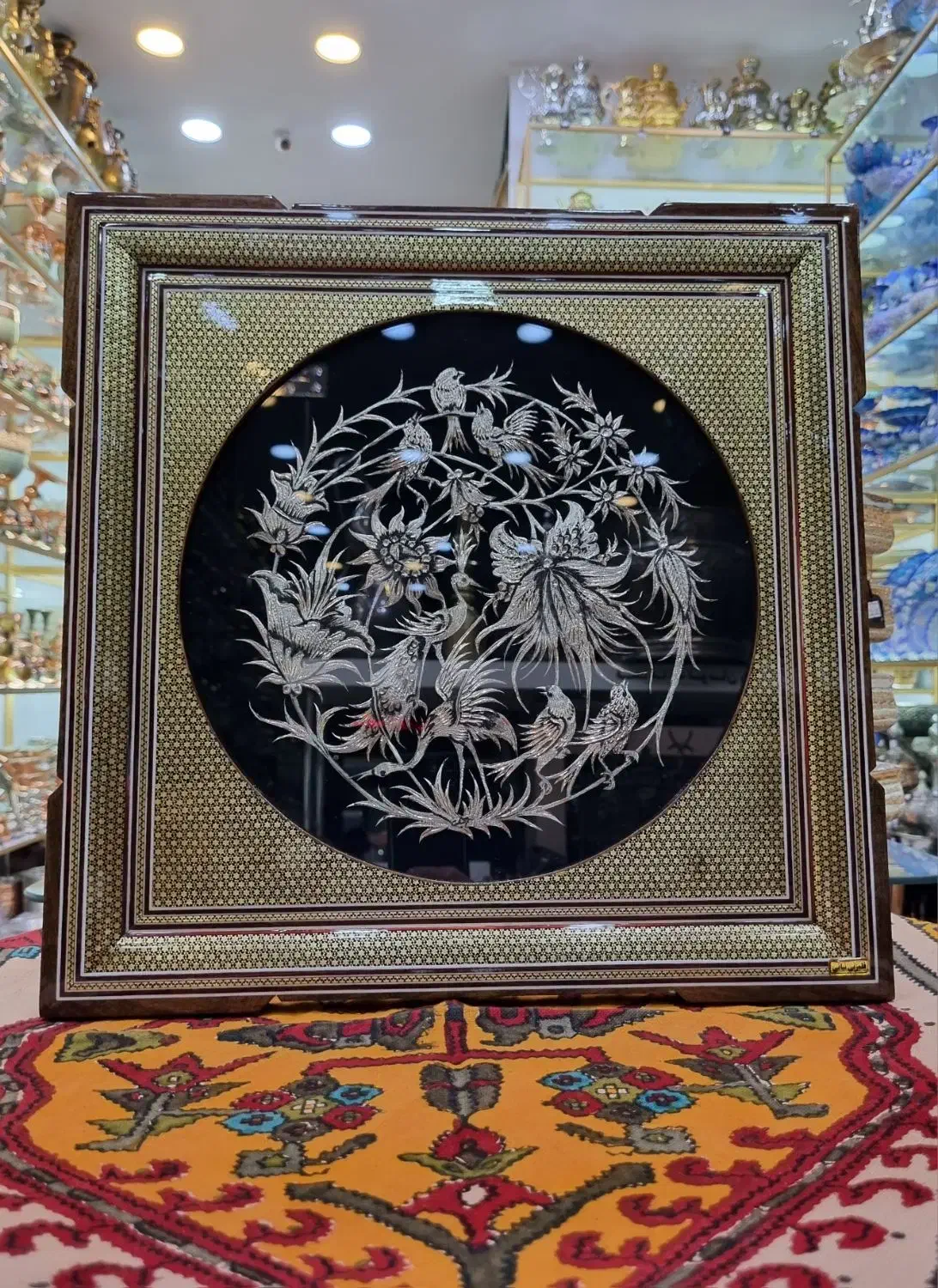 قاب قلمزنی|تابلو، نقاشی، عکس|شیراز, گلدشت معالی‌آباد|دیوار