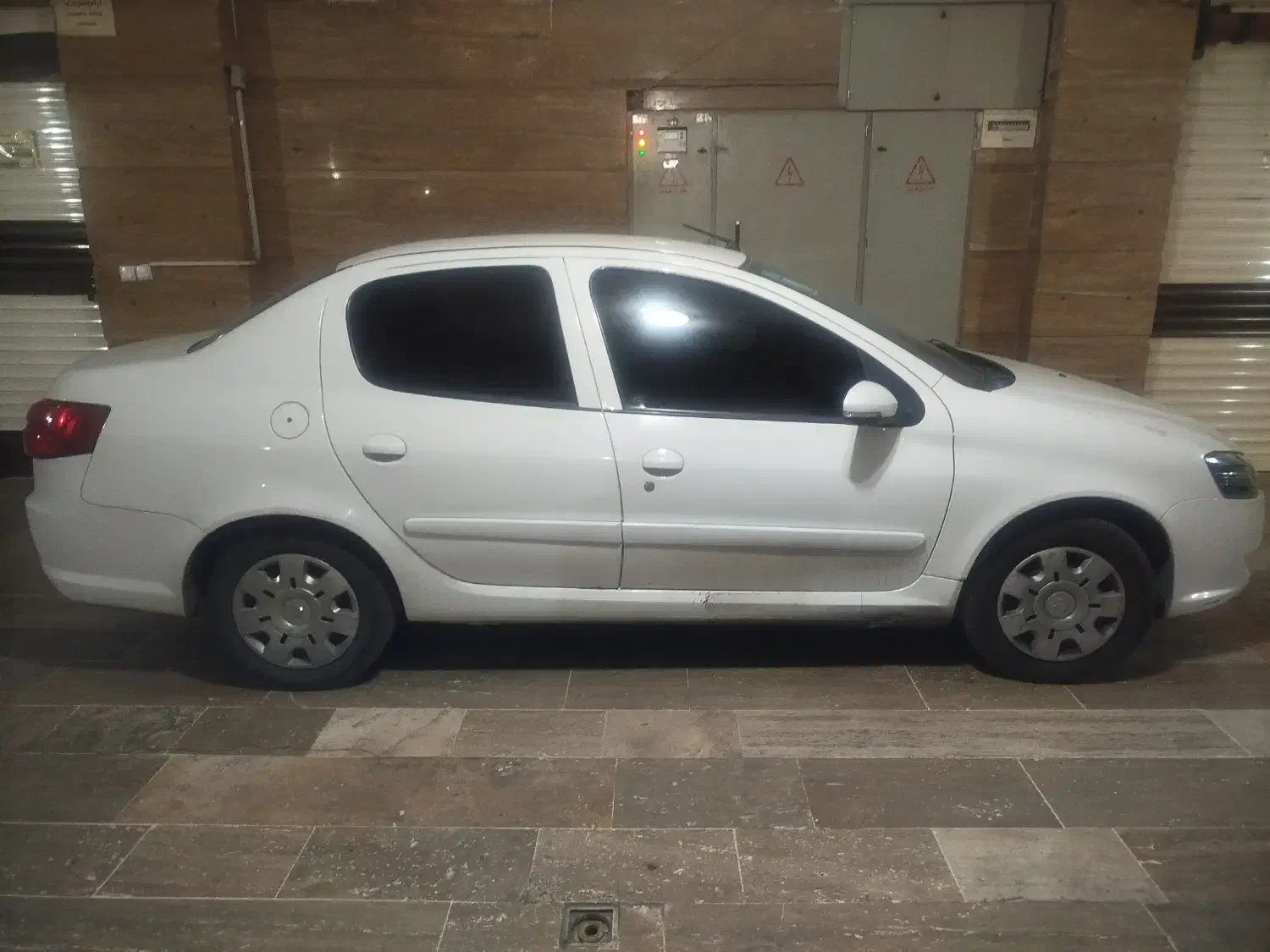 رانا پلاس ۴۰۲|خودرو سواری و وانت|قم, زنبیل آباد|دیوار