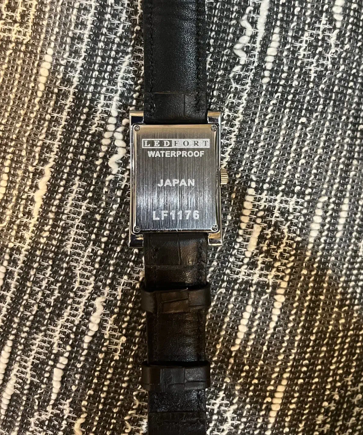 ساعت مردانه لدفورت|ساعت|اصفهان, رکن الدوله شرقی|دیوار