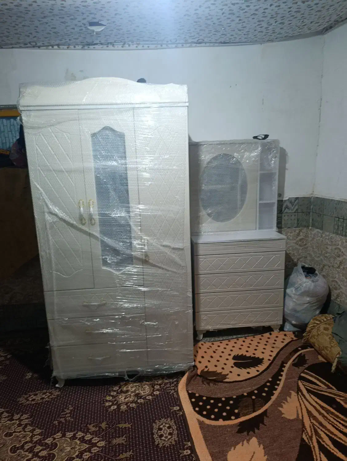 2عدد کمد دیواری و1عدد میز آرایشی|جاکفشی، کمد، دراور|بندرعباس, |دیوار