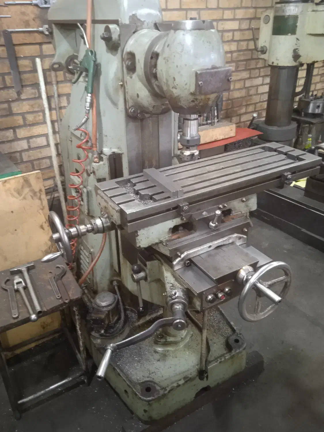 دستگاه فرز چینی درحال کار در کمالشهر|ماشینآلات صنعتی|کرج, شهرک صنعتی بهارستان|دیوار