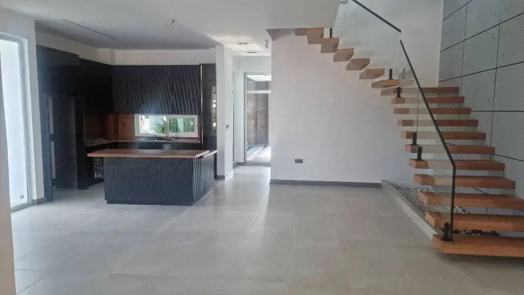 تریبلکس مدرن مدارک کامل استخر داخل روف گاردن|فروش خانه و ویلا|نوشهر, |دیوار