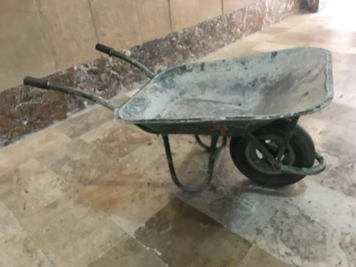 فرغون بنایی. کارکرده|مصالح و تجهیزات ساختمان|تهران, دبستان|دیوار