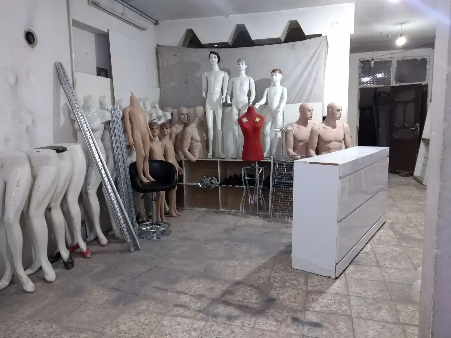 قفسه مانکن رگال دکور چوبکار پاچال سبد حراجی|فروشگاه و مغازه|مشهد, رده|دیوار