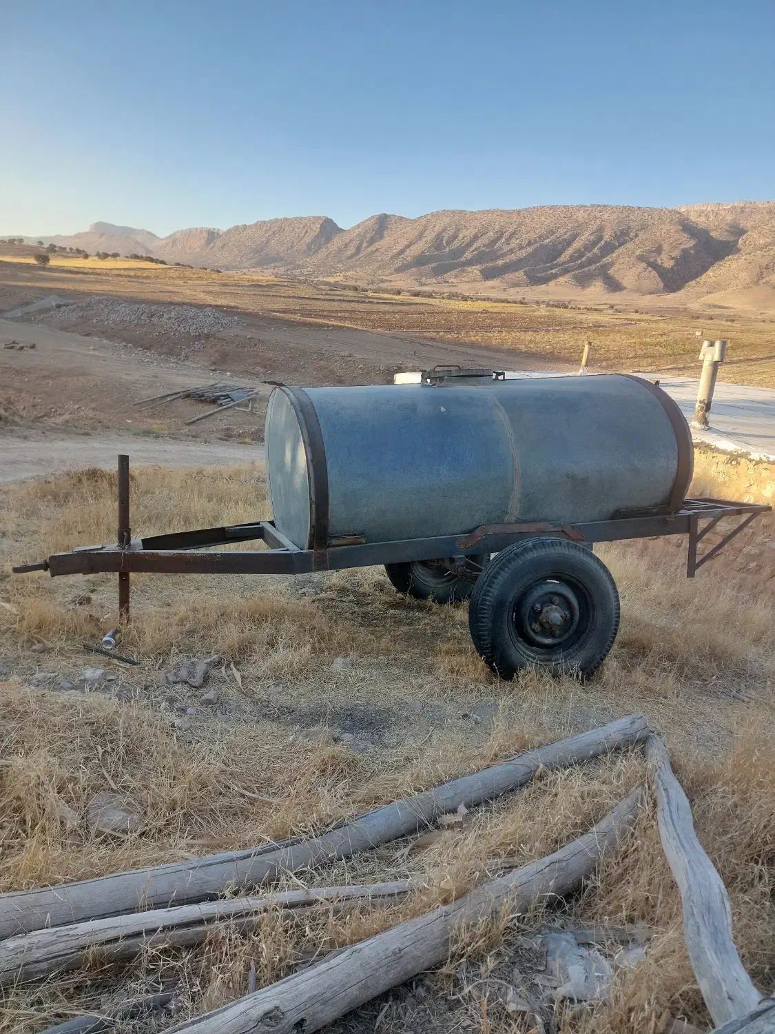 فروش تانکر دو هزار لیتری چرخ دار|عمده‌فروشی|ایوان, |دیوار