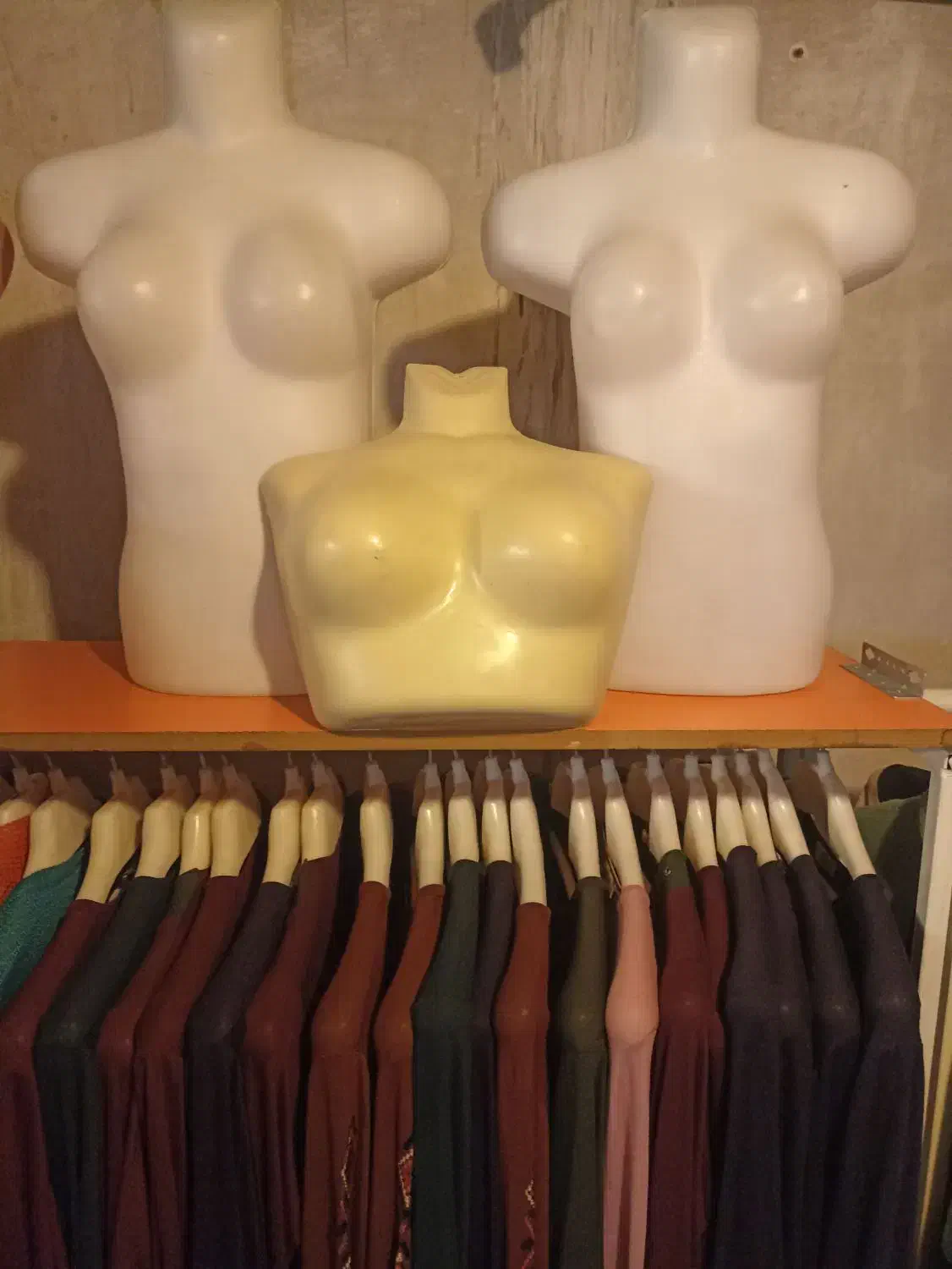 واگذاری اجناس یک مغازه به طورکامل|لباس|مهاباد (آذربایجان غربی), |دیوار