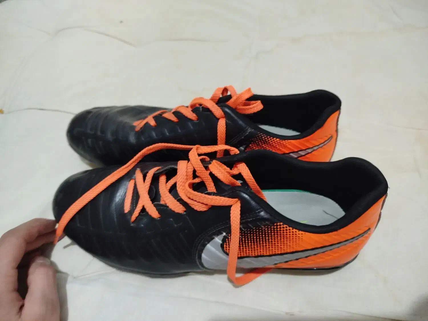 کفش فوتبال چمنی|کیف، کفش، کمربند|بومهن, |دیوار