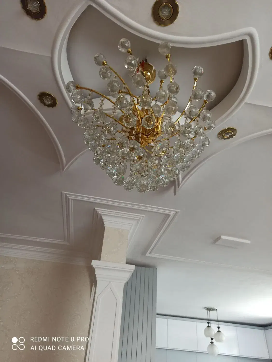 لوستر زیبا|لوستر و چراغ آویز|بروجرد, |دیوار