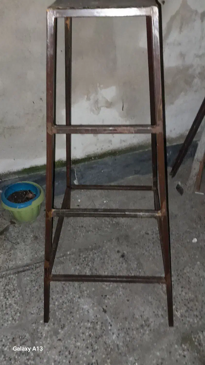 چهار پایه اهنی محکم|صندلی و نیمکت|گرگان, |دیوار