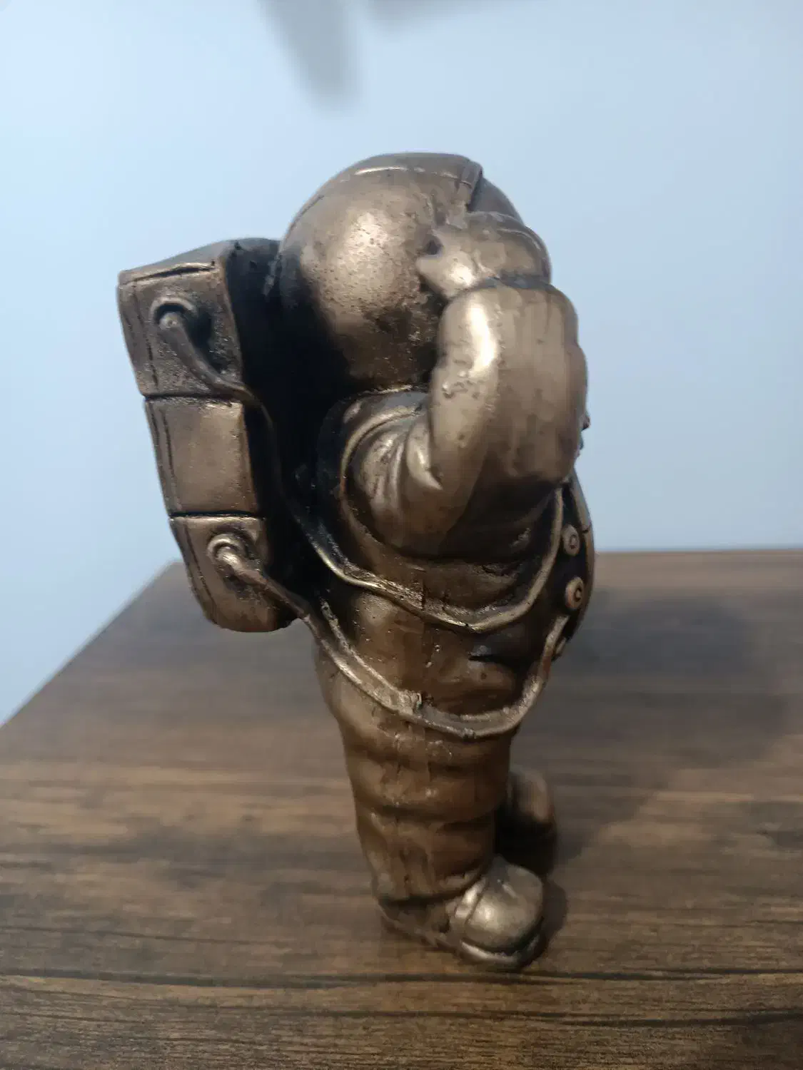 فیگور فضا نورد طلایی|مجسمه، تندیس، ماکت|رشت, کوی بیانی|دیوار