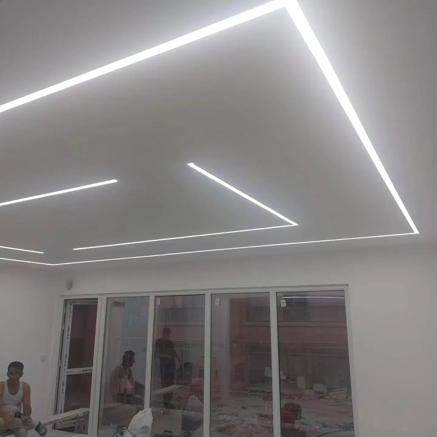 لاین نوری  لاینر نور خطی هالوژن شلنگی اتصالی لوستر|لوستر و چراغ آویز|شیراز, تحویلی|دیوار