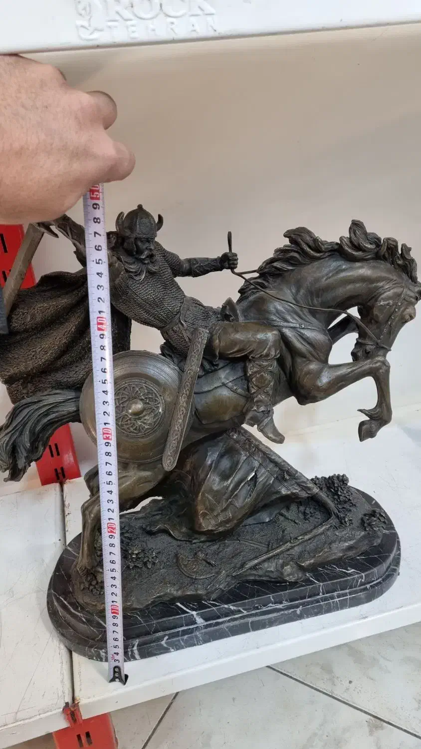 انواع مجسمه های برنزی زیبا وامضا وپلاکدار|مجسمه، تندیس، ماکت|تهران, فردوسی|دیوار