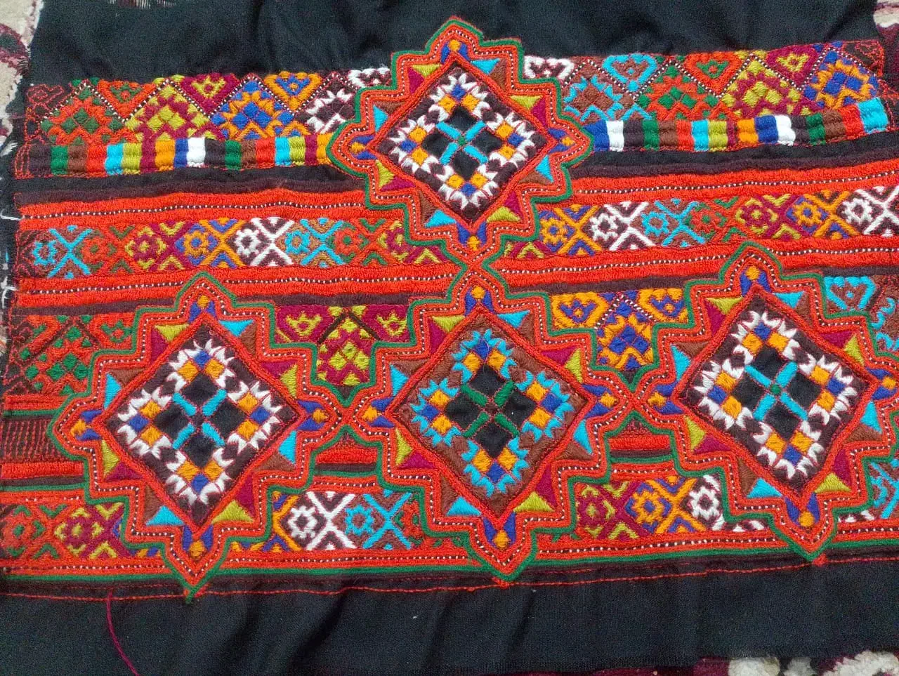 زیاستین چرخ و دست|لباس|خاش, |دیوار