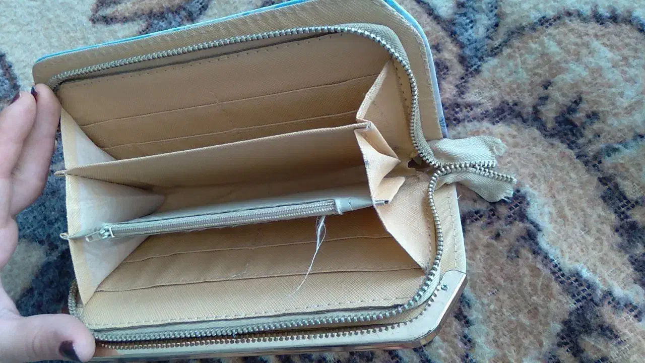 کیف زنانه|کیف، کفش، کمربند|خوی, |دیوار