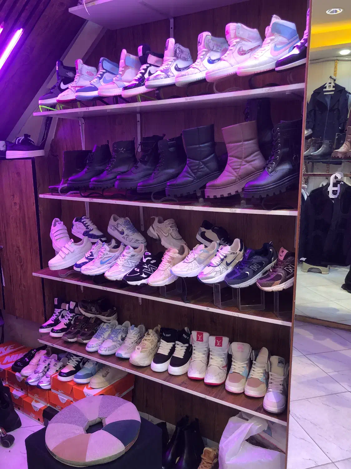 غرفه کیف و کفش|اجارهٔ مغازه و غرفه|تهران, افسریه شمالی|دیوار