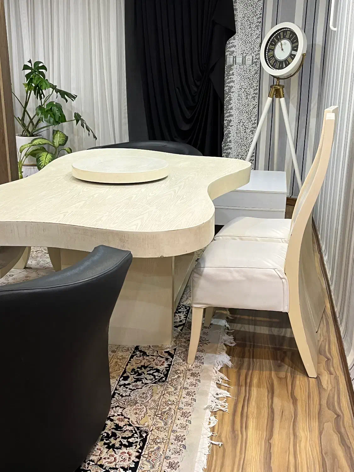 میز و صندلی نهار خوری ۶ نفره|میز و صندلی غذاخوری|رشت, یخسازی|دیوار