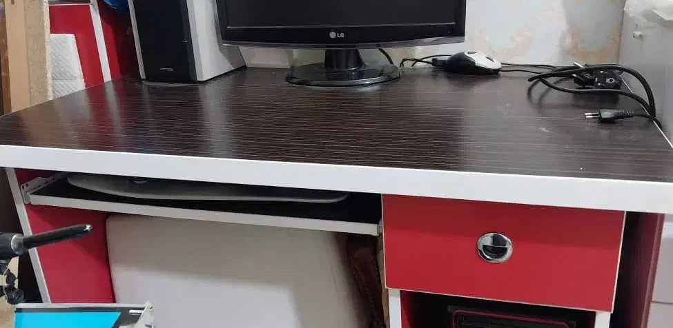 میز مطالعه|میز تحریر و کامپیوتر|اهواز, کمپلو جنوبی|دیوار