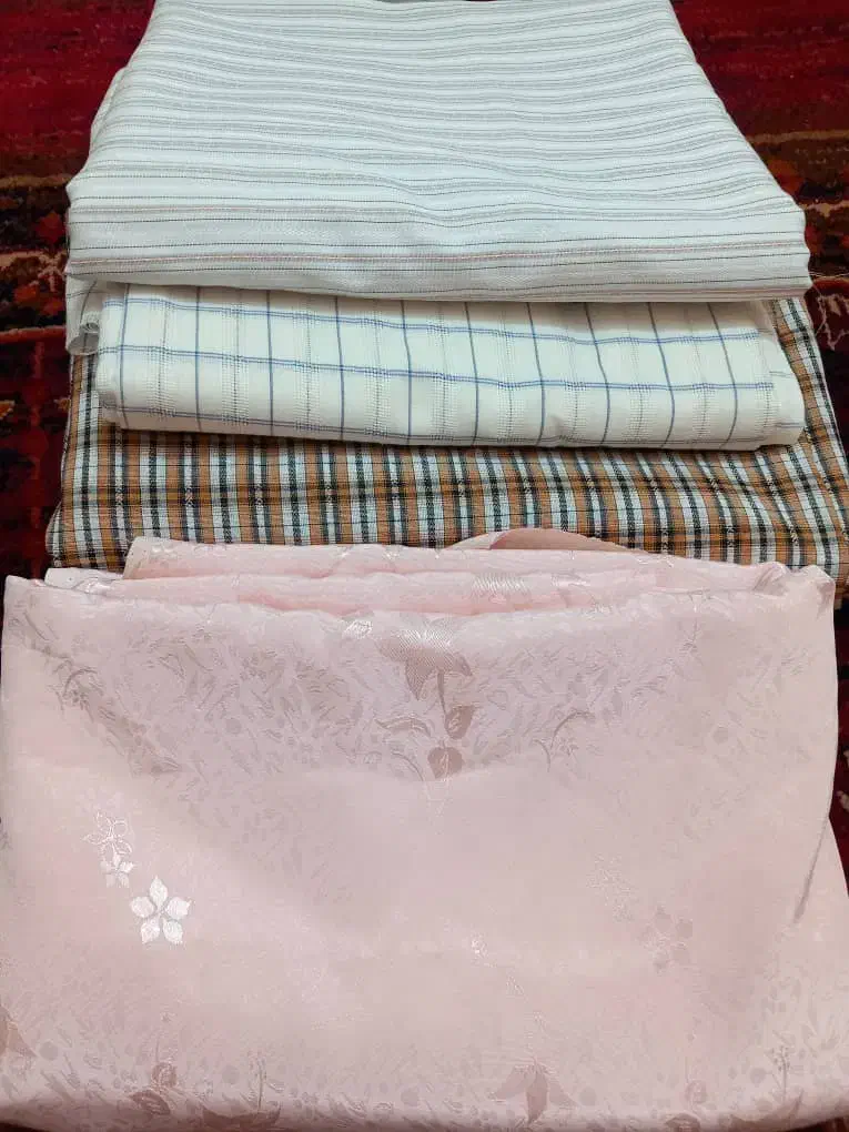 تعدادی پارچه|لوازم خیاطی و بافتنی|ساری, |دیوار