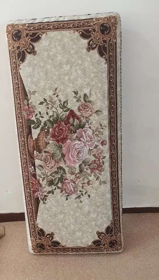 پشتی مارک ایران مبلک|مبلمان خانگی و میز عسلی|ایلام, |دیوار