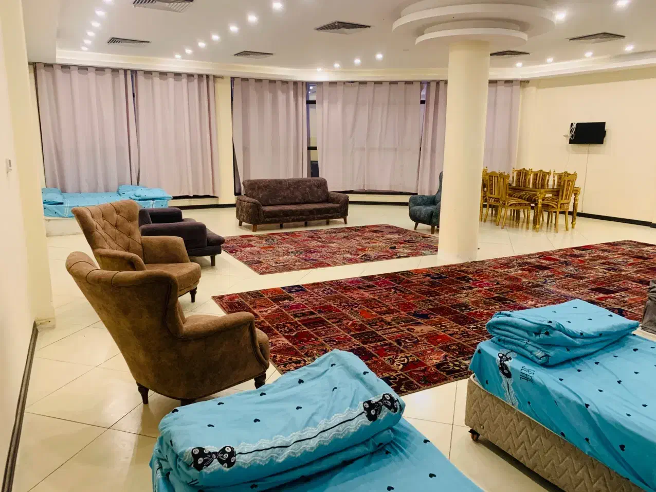 هتل اپارتمان با امکانت رفاهی روزانه|اجارهٔ کوتاهمدت آپارتمان و سوئیت|کرمان, |دیوار